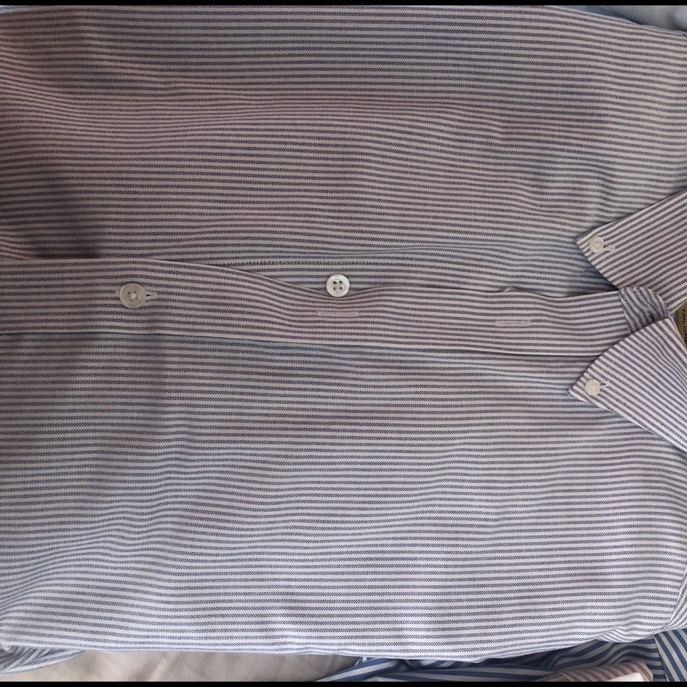 Roundtree & Yorke men’s dress shirt